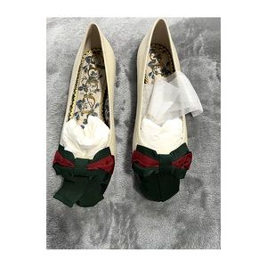 New Authentic Gucci Ivory Sylvie Green & Red Web Bow Flats